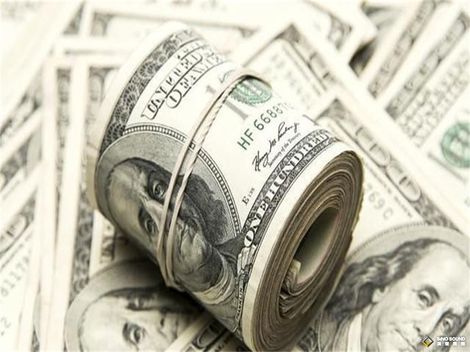 今年现货黄金价格持续上涨 背后的原因是什么？